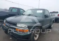 2002 Chevrolet S10 photo