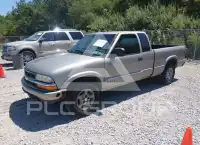 2002 Chevrolet S10 photo