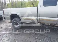 2002 Chevrolet Silverado photo