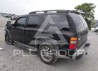 2002 Chevrolet Tahoe photo