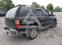 2002 Chevrolet Tahoe photo