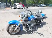 2002 Honda VT750 фото