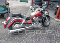 2002 Honda VT750 фото