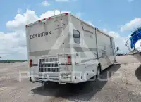 2002 Freightliner Chassis фото