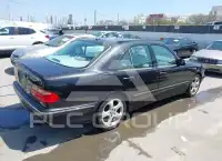 2002 Mercedes Benz E 320 фото