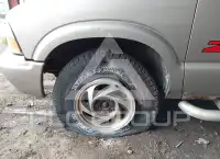 2002 GMC SONOMA фото