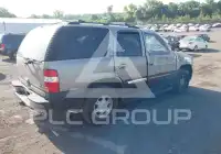 2002 GMC YUKON фото