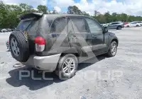 2002 Toyota RAV4 photo