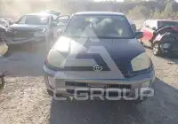 2002 Toyota RAV4 photo