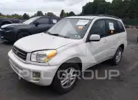 2002 Toyota RAV4 photo