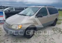 2002 Toyota SIENNA фото