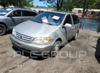 2002 Toyota SIENNA фото