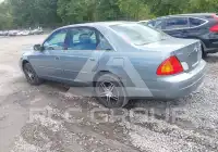2002 Toyota AVALON фото