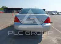 2002 Toyota AVALON photo