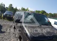 2002 Ford E-150 photo