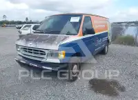 2002 Ford E-150 фото