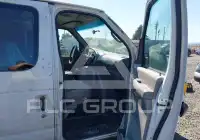 2002 Ford E-150 photo