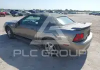 2002 Ford MUSTANG photo