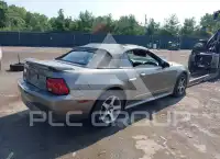 2002 Ford MUSTANG фото