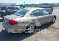 2002 Ford TAURUS photo