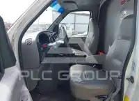 2002 Ford E-350 фото