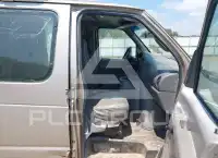 2002 Ford E-250 фото