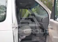 2002 Ford E-250 photo