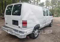2002 Ford E-250 photo