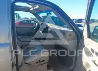 2003 Chevrolet Suburan фото