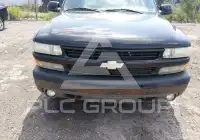 2003 Chevrolet Suburan photo