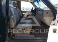 2003 Chevrolet Suburan фото