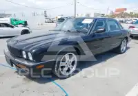 2003 Jaguar XJ photo