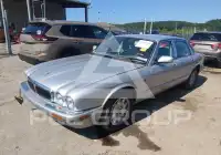 2003 Jaguar XJ photo