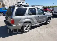 2003 Infinity QX40 photo