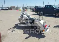 2003 Suzuki VL photo