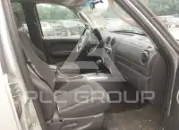 2003 Jeep LIBERTY фото