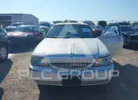 2003 Lincoln Town фото
