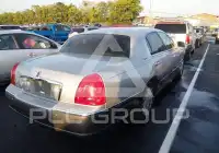 2003 Lincoln Town фото