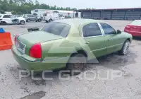 2003 Lincoln Town фото