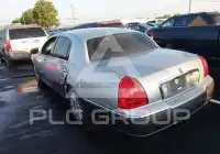 2003 Lincoln Town фото