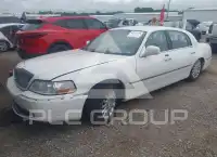 2003 Lincoln Town фото