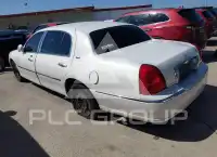 2003 Lincoln Town фото