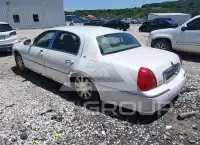 2003 Lincoln Town фото