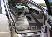 2003 Lincoln Town photo
