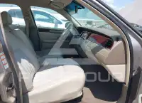 2003 Lincoln Town photo