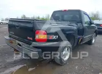 2003 GMC Sierra photo