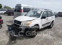 2003 Toyota RAV4 photo