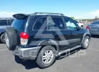 2003 Toyota RAV4 photo