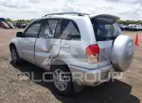 2003 Toyota RAV4 photo