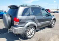 2003 Toyota RAV4 photo
